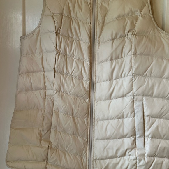 Jjill down vest. Beautiful! Size Large - Picture 3 of 4